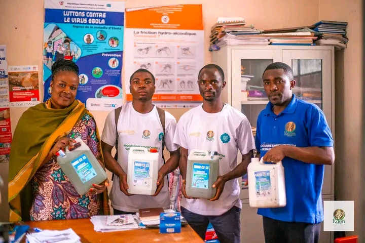 L'ECOKE PRIMAIRE JIWE REÇOIT DES PRODUITS DE NETTOYAGE