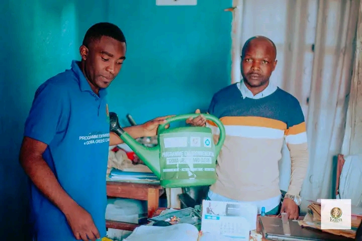 DISTRIBUTION DE PRODUITS DE NETTOYAGE À L'INSTITUT VIRUNGA QUARTIER